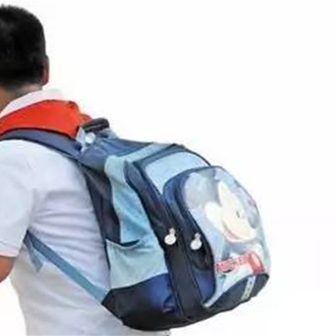 what-is-the-correct-way-to-carry-student-bags-01